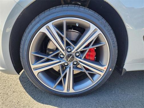 2025 Genesis G70 2.5T AWD