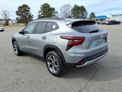 Sterling Gray Metallic 2026 Chevrolet Trax LT