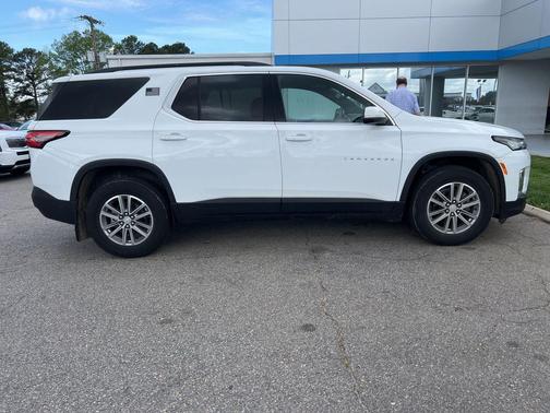 Summit White 2023 Chevrolet Traverse LT Cloth