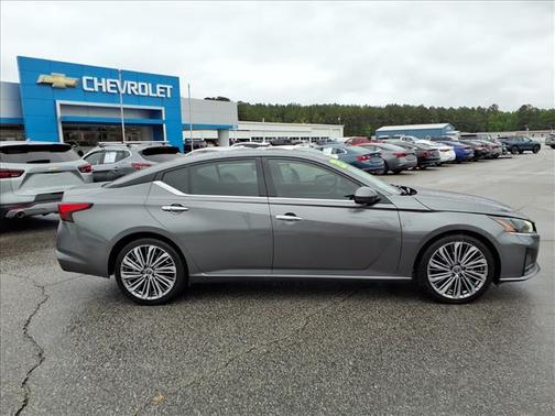 Gun Metallic 2023 Nissan Altima 2.5 SL