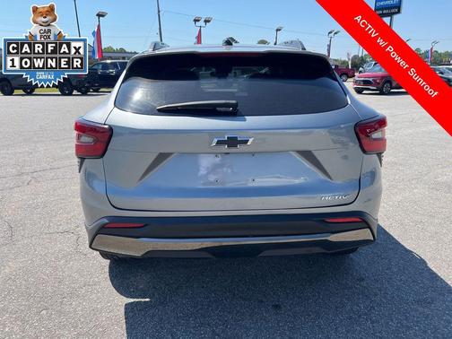 Sterling Gray Metallic 2024 Chevrolet Trax FWD ACTIV