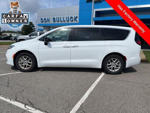 Bright White Clearcoat 2024 Chrysler Pacifica Touring L