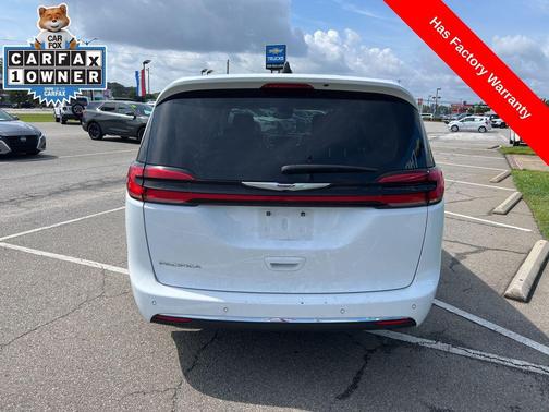 Bright White Clearcoat 2024 Chrysler Pacifica Touring L