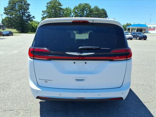 Bright White Clearcoat 2024 Chrysler Pacifica Touring L
