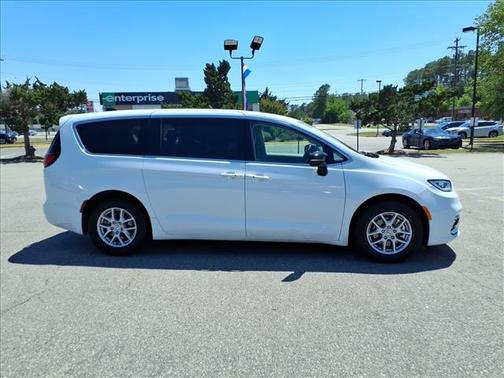 Bright White Clearcoat 2024 Chrysler Pacifica Touring L