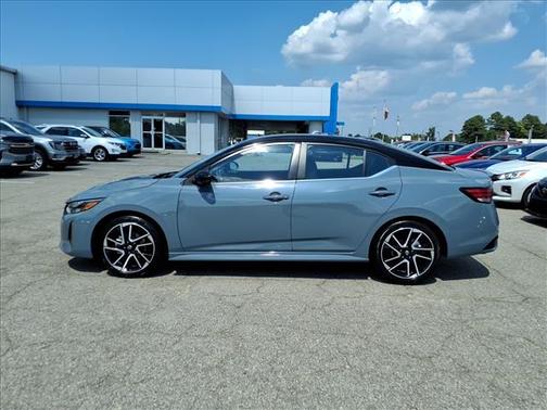 Atlantic Gray Metallic/Super Black 2025 Nissan Sentra SR