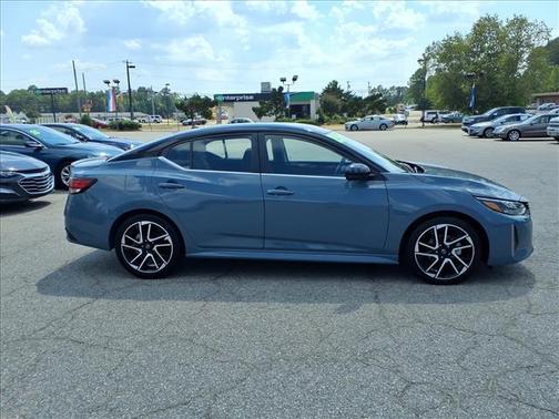 Atlantic Gray Metallic/Super Black 2025 Nissan Sentra SR