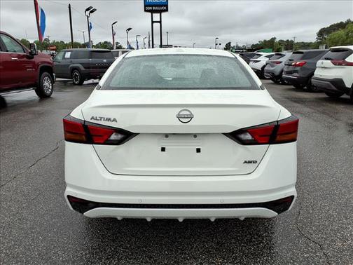 Glacier White 2025 Nissan Altima 2.5 SV