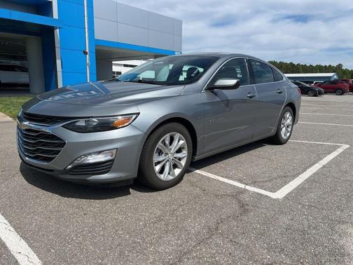 Sterling Gray Metallic 2024 Chevrolet Malibu FWD 1LT