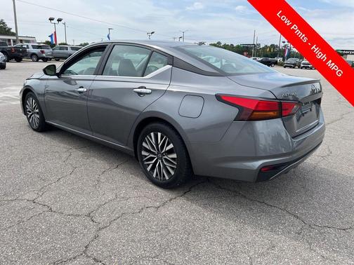 Gun Metallic 2024 Nissan Altima 2.5 SV
