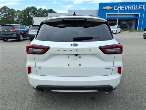 STAR WHITE METALLIC TRI-COAT 2024 Ford Escape ST-Line