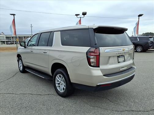 2024 Chevrolet Suburban LT