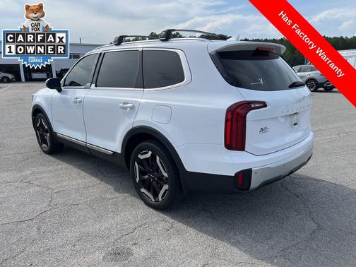 Glacial White Pearl 2024 Kia Telluride S