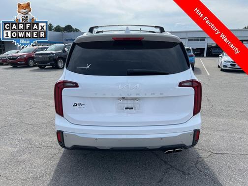 Glacial White Pearl 2024 Kia Telluride S