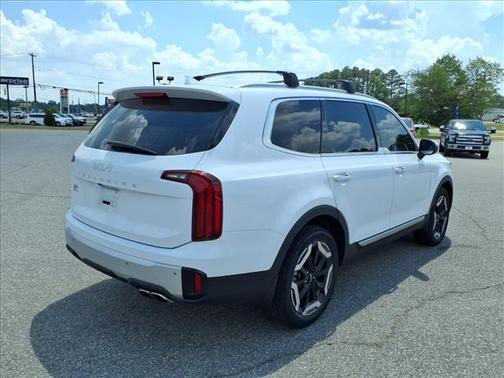 Glacial White Pearl 2024 Kia Telluride S