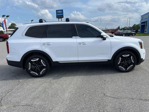 Glacial White Pearl 2024 Kia Telluride S