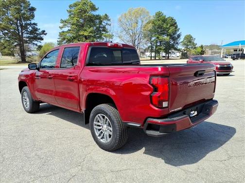 Radiant Red Tintcoat 2026 Chevrolet Colorado LT