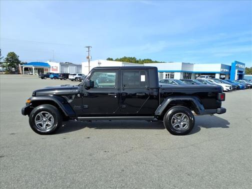2022 Jeep Gladiator Sport S