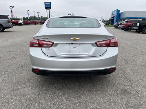 Silver Ice Metallic 2021 Chevrolet Malibu FWD LT