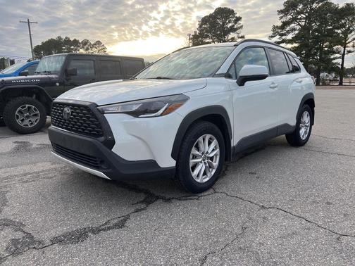 2024 Toyota Corolla Cross LE