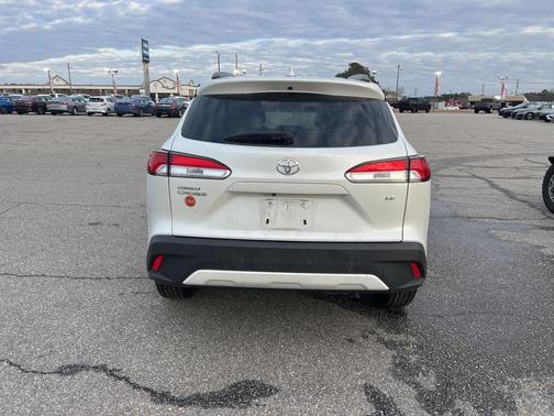 2024 Toyota Corolla Cross LE