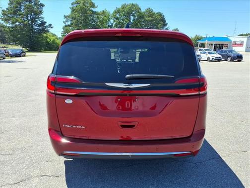 Red Hot Pearlcoat 2024 Chrysler Pacifica Touring L