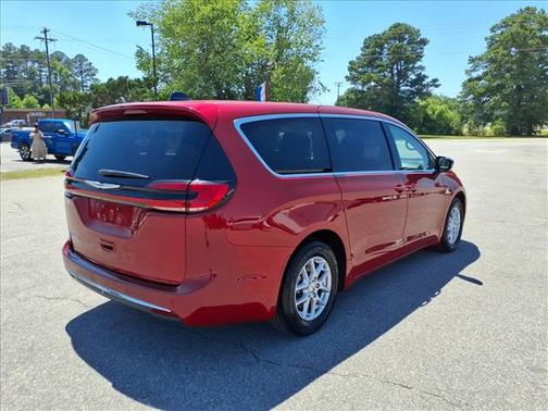 Red Hot Pearlcoat 2024 Chrysler Pacifica Touring L