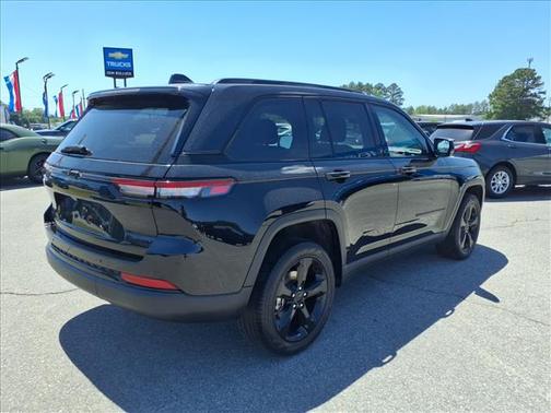 Diamond Black Crystal Pearlcoat 2023 Jeep Grand Cherokee Limited