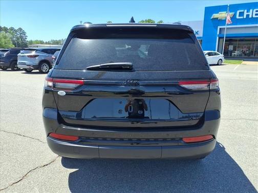 Diamond Black Crystal Pearlcoat 2023 Jeep Grand Cherokee Limited
