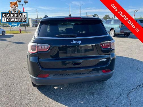 Diamond Black Crystal Pearlcoat 2018 Jeep Compass Latitude