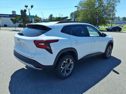 Summit White 2025 Chevrolet Trax LT