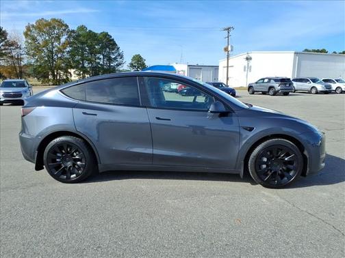 2022 Tesla Model Y Long Range Dual Motor All-Wheel Drive