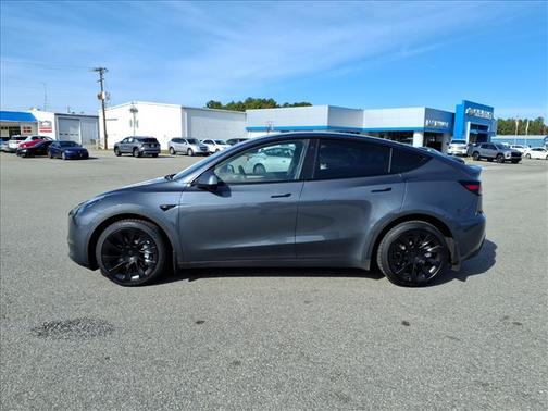 2022 Tesla Model Y Long Range Dual Motor All-Wheel Drive