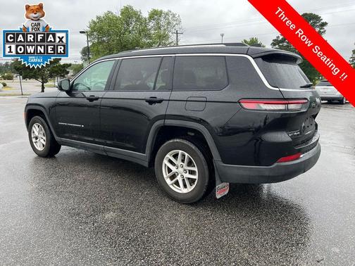 Diamond Black Crystal Pearlcoat 2022 Jeep Grand Cherokee L Laredo