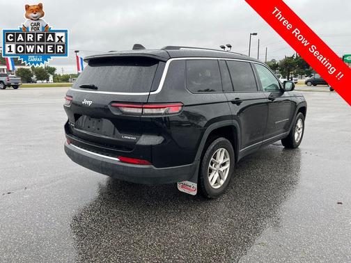 Diamond Black Crystal Pearlcoat 2022 Jeep Grand Cherokee L Laredo
