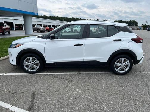 Fresh Powder 2022 Nissan Kicks S