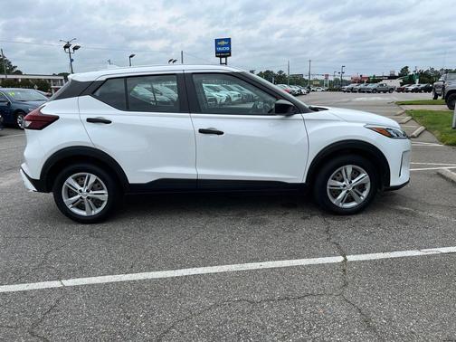 Fresh Powder 2022 Nissan Kicks S