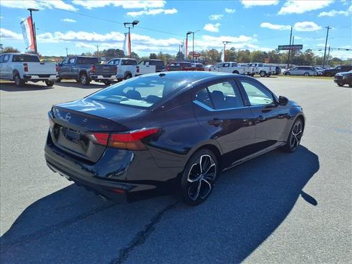 2024 Nissan Altima SR FWD