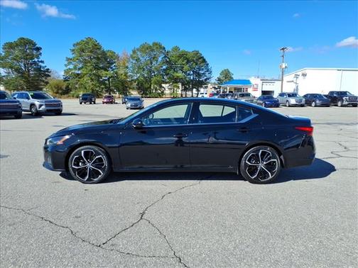 2024 Nissan Altima SR FWD