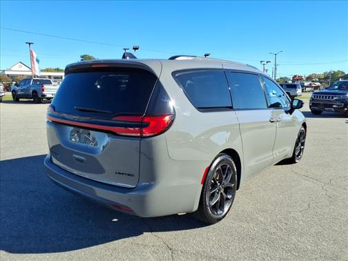 Ceramic Gray Clearcoat 2025 Chrysler Pacifica Limited