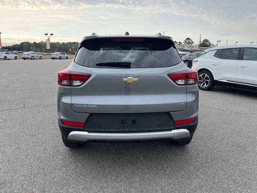 Sterling Gray Metallic 2026 Chevrolet Trailblazer LT