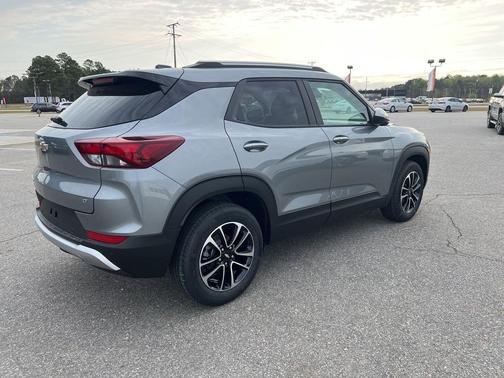Sterling Gray Metallic 2026 Chevrolet Trailblazer LT