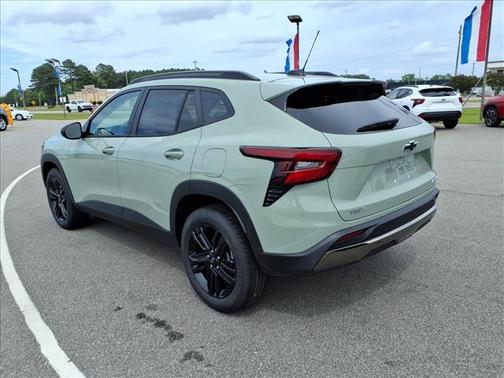 Cacti Green 2026 Chevrolet Trax FWD ACTIV
