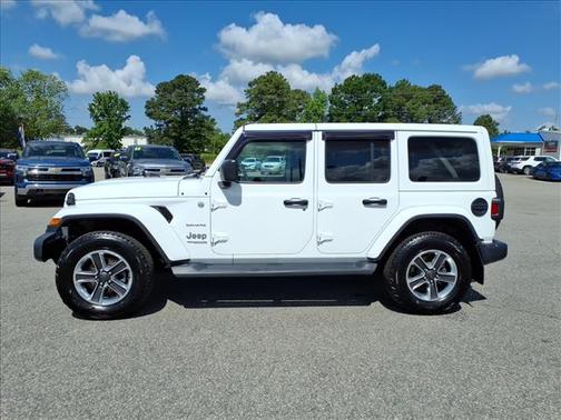 Bright White Clearcoat 2019 Jeep Wrangler Unlimited Sahara