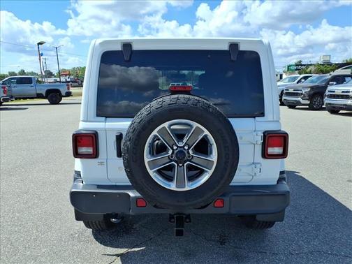 Bright White Clearcoat 2019 Jeep Wrangler Unlimited Sahara