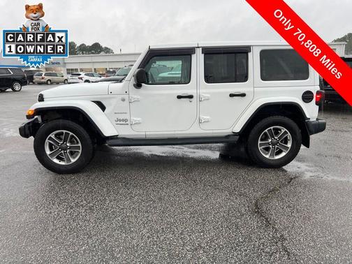 Bright White Clearcoat 2019 Jeep Wrangler Unlimited Sahara