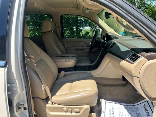 White 2011 Cadillac Escalade Premium