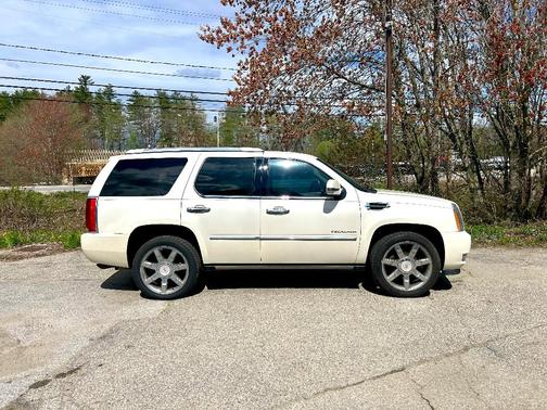 White 2011 Cadillac Escalade Premium