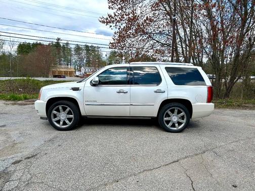 White 2011 Cadillac Escalade Premium
