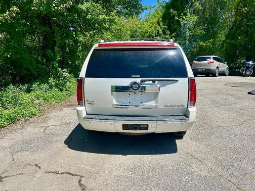 White 2011 Cadillac Escalade Premium